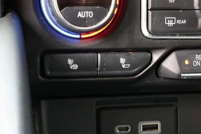 Used 2021 Chevrolet Suburban RST w/ Luxury Package image 21