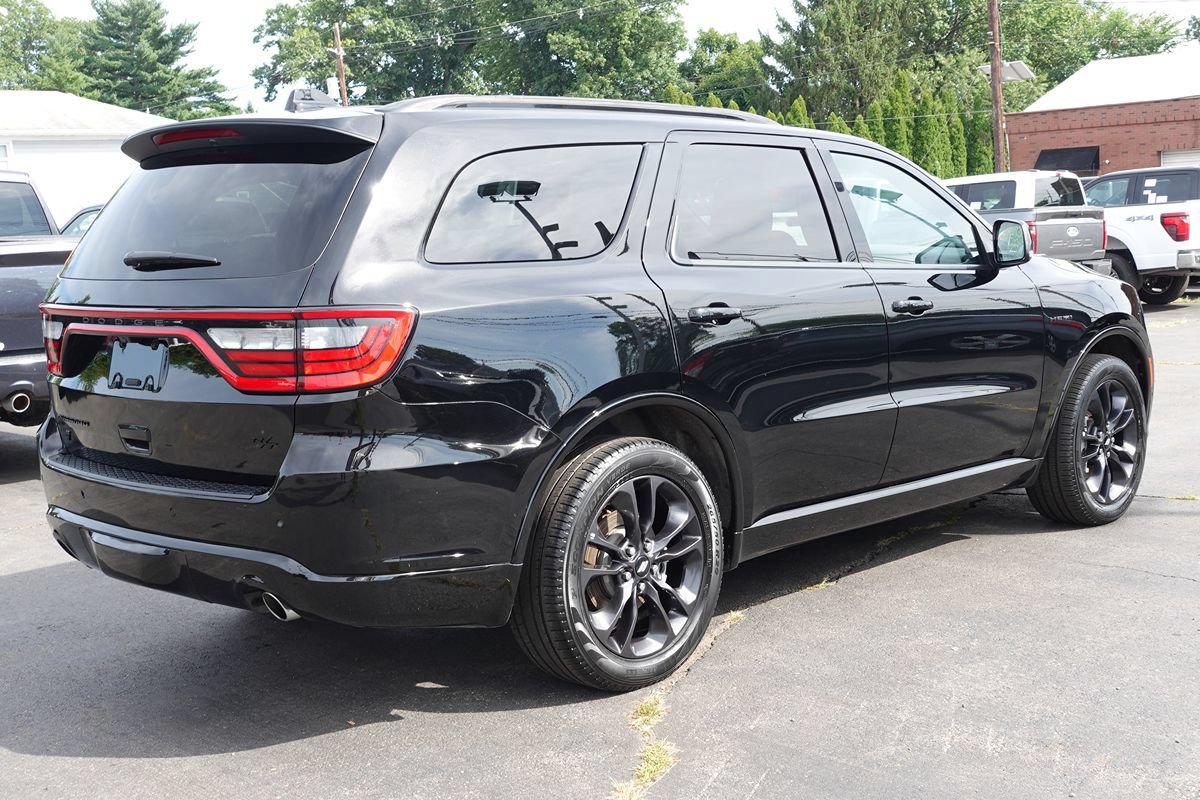 Used 2025 Dodge Durango R/T w/ Blacktop Package AWD/4WD image 3
