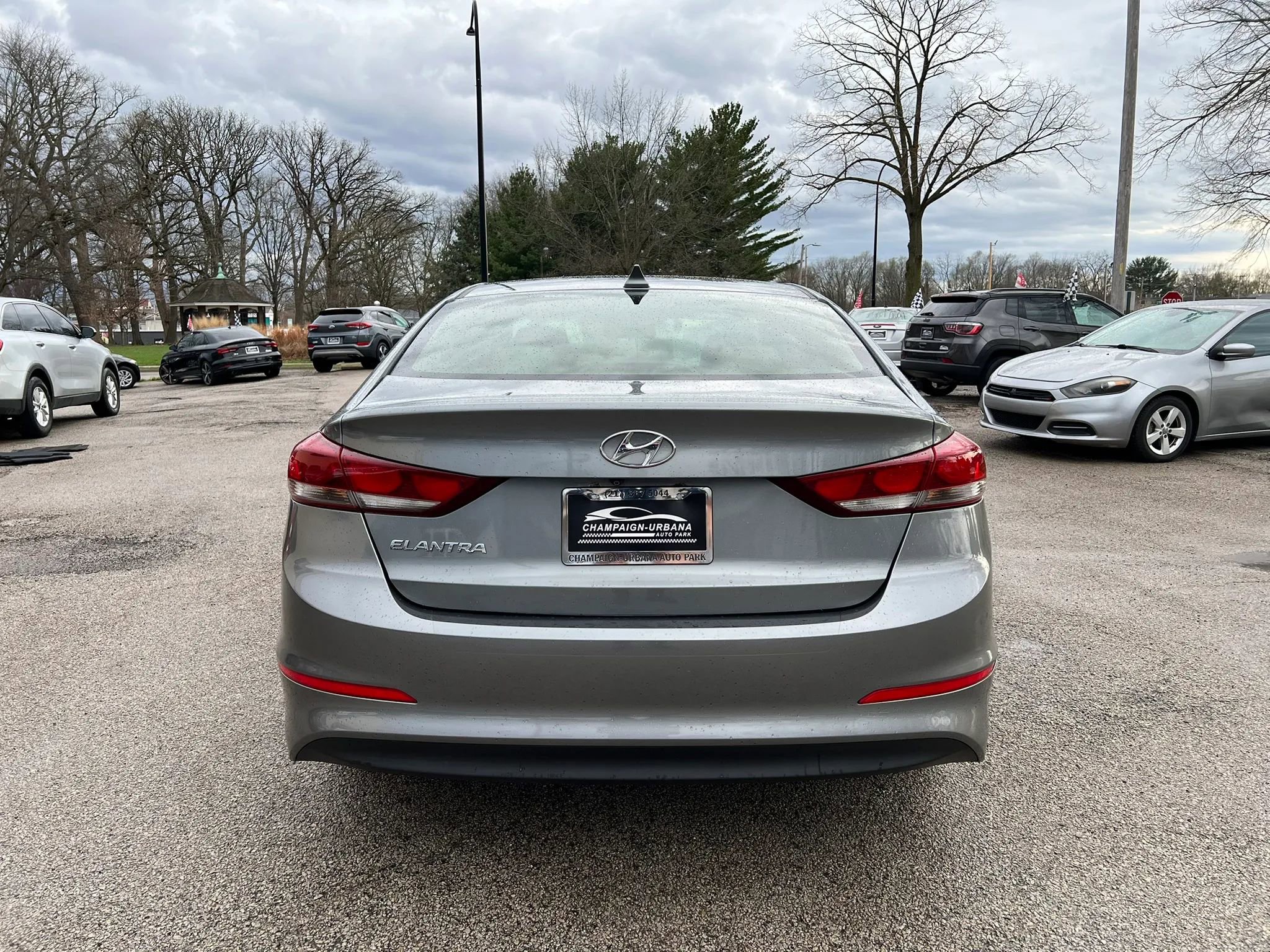 Used 2017 Hyundai Elantra SE image 6