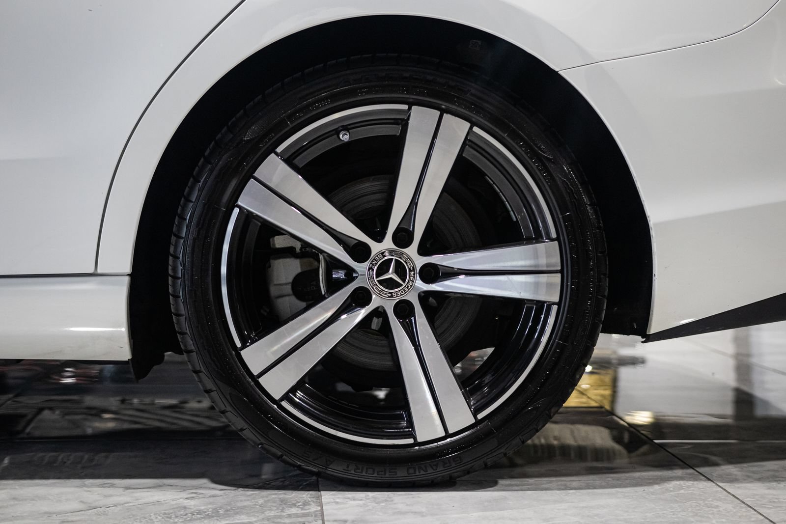 Used 2025 Mercedes-Benz C 300 4MATIC Sedan image 31