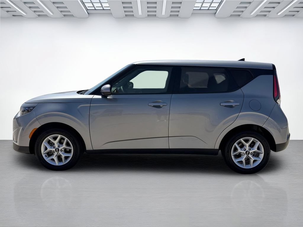 Used 2024 Kia Soul LX w/ Option Group 015 FWD image 6