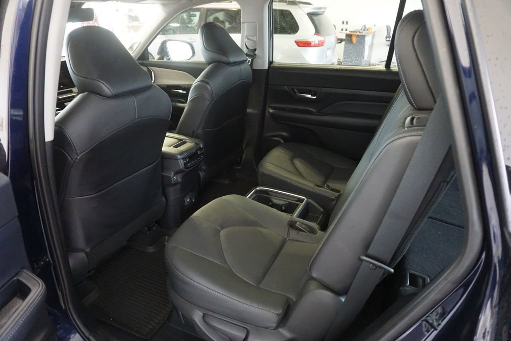 Used 2024 Toyota Grand Highlander Platinum image 24