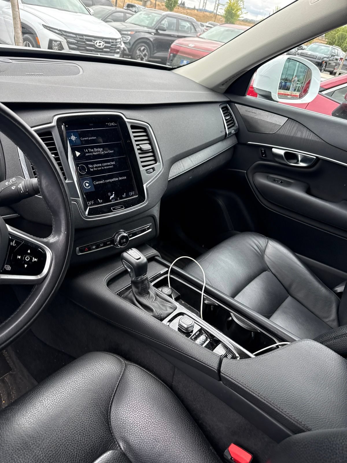Used 2020 Volvo XC90 T5 Momentum w/ Protection Package Premier AWD/4WD image 3