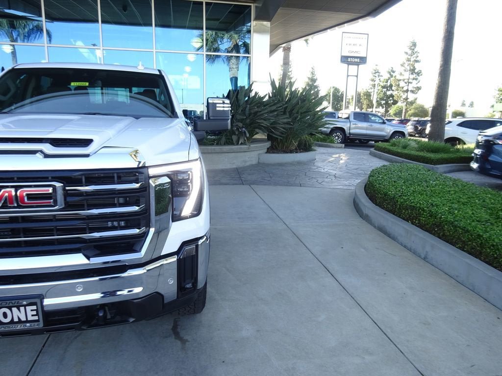 New 2026 GMC Sierra 2500 SLT w/ SLT Premium Package AWD/4WD image 32