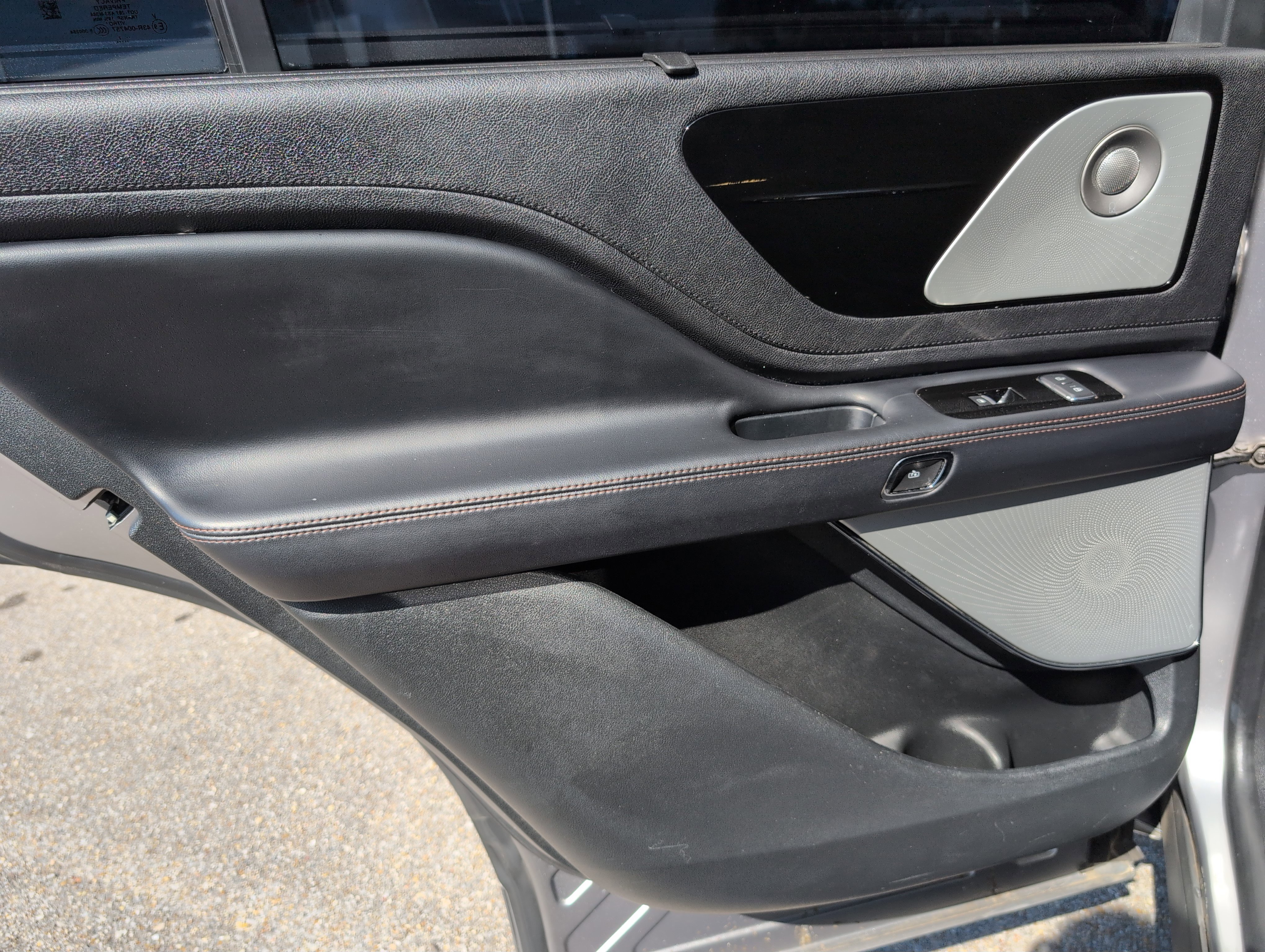 Used 2023 Lincoln Aviator Reserve w/ Equipment Group 201A image 30