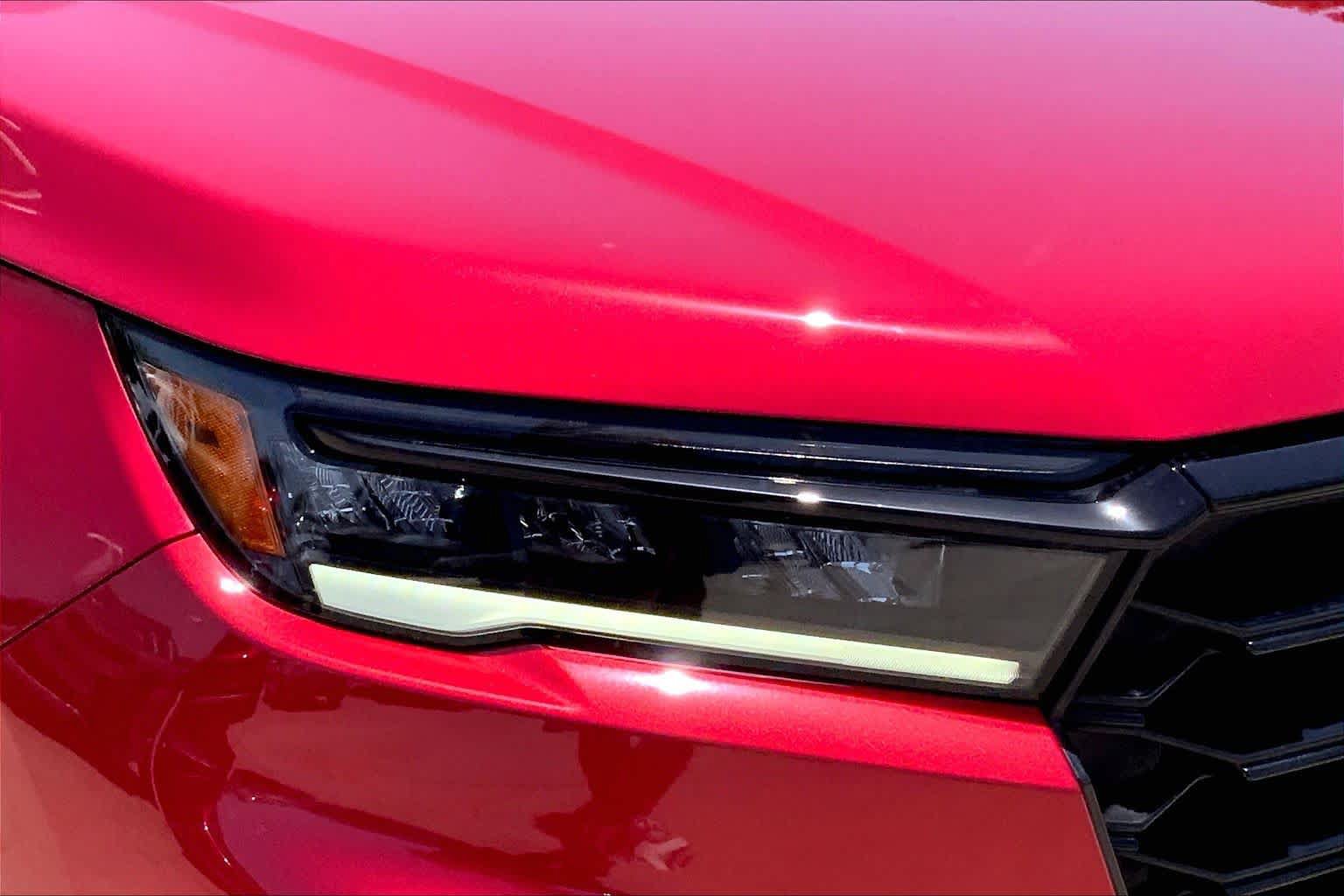 Used 2025 Honda Pilot TrailSport image 26