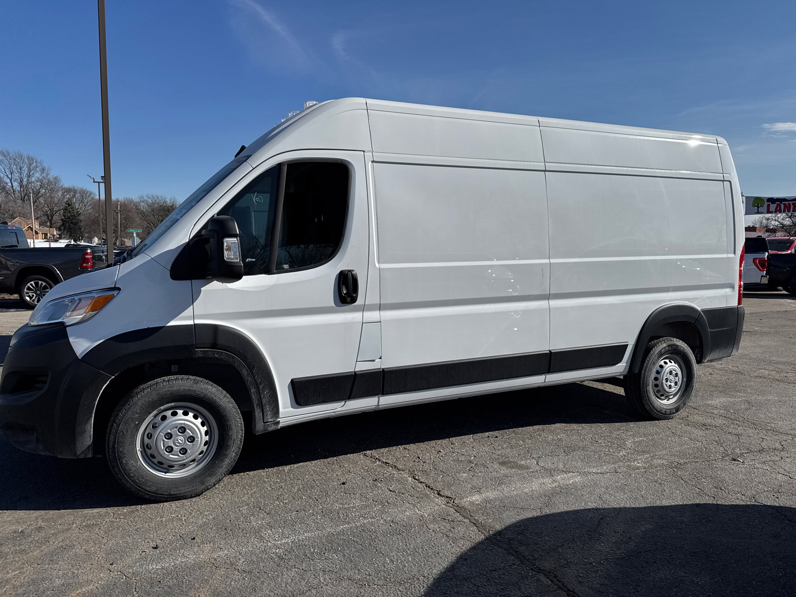 Used 2025 RAM ProMaster 2500 w/ Premium Convenience Group image 3