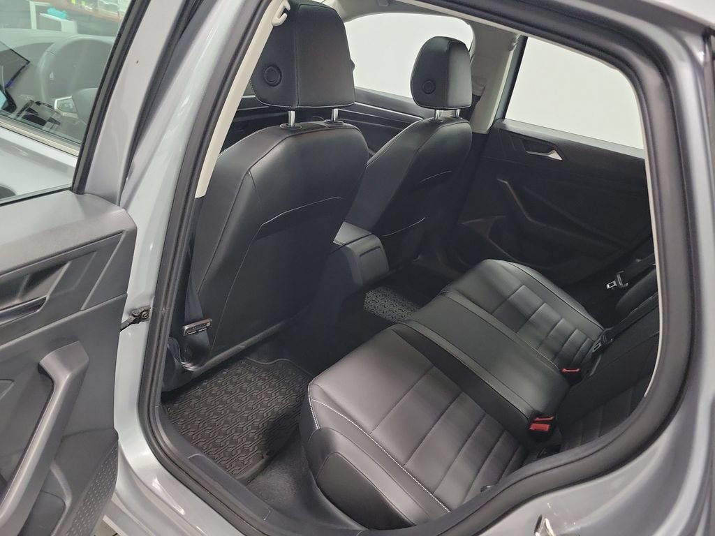 Used 2023 Volkswagen Jetta SE w/ Panoramic Sunroof Package FWD image 27
