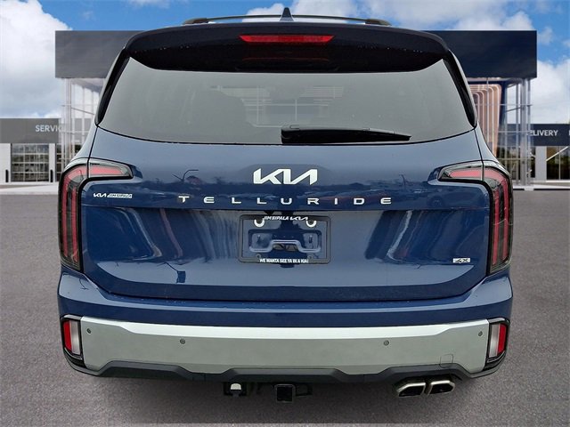 Certified 2024 Kia Telluride EX w/ EX Captain's Chair Package image 5