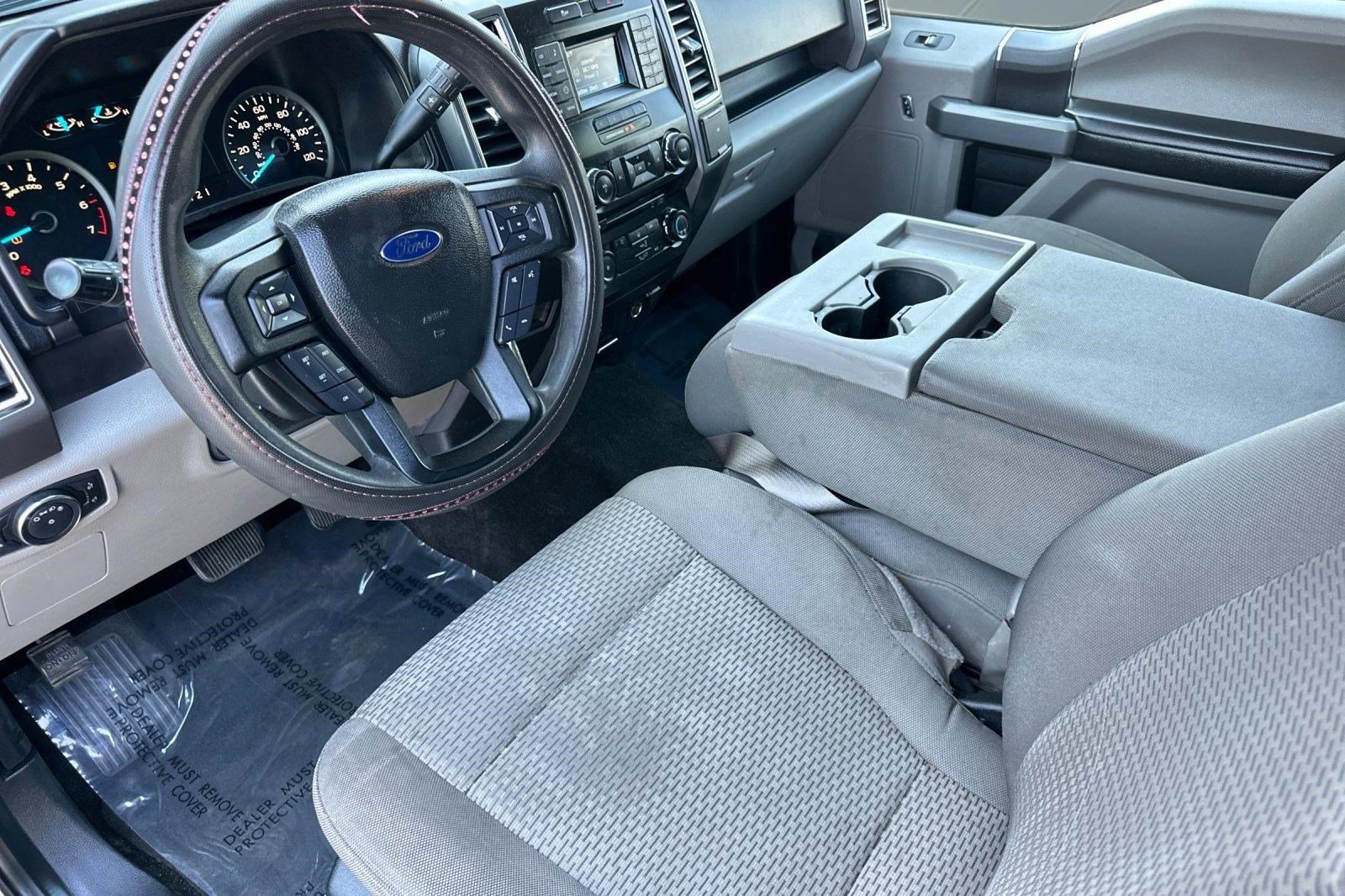 Used 2016 Ford F150 XLT AWD/4WD image 4