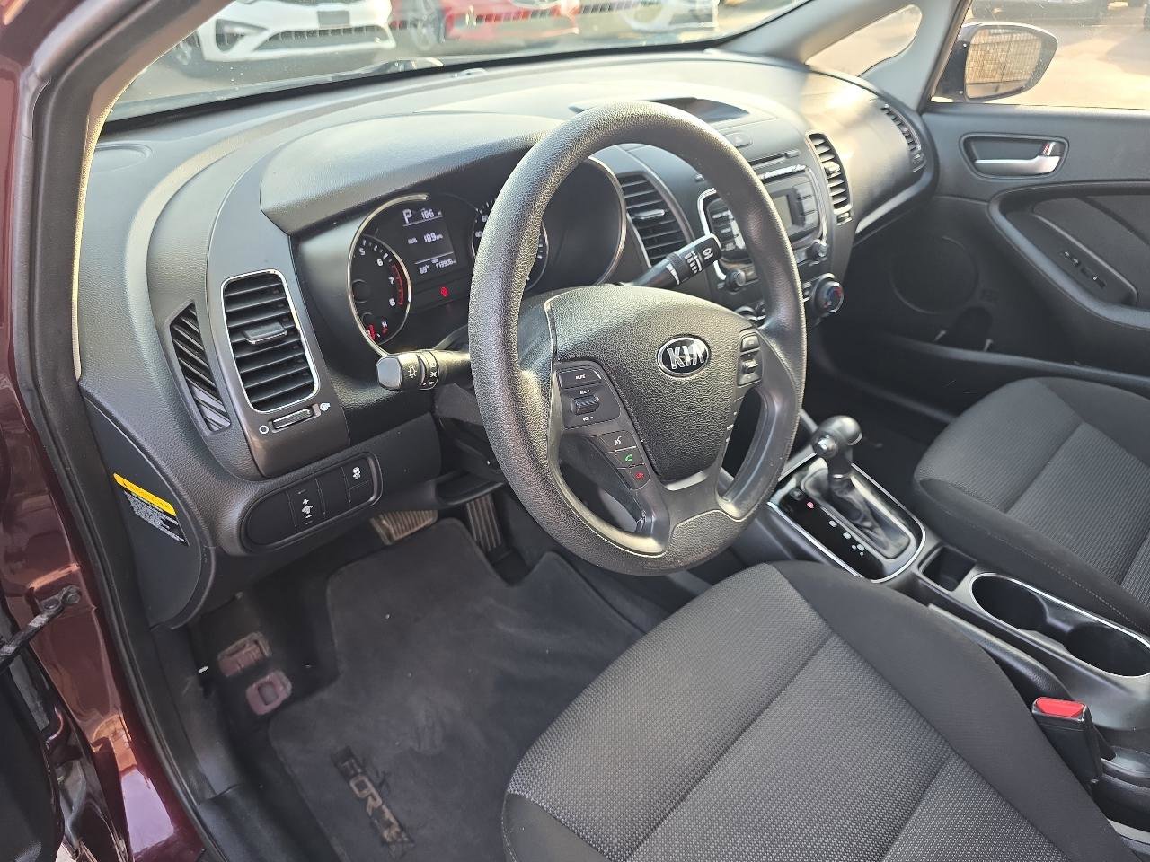 Used 2017 Kia Forte LX image 10