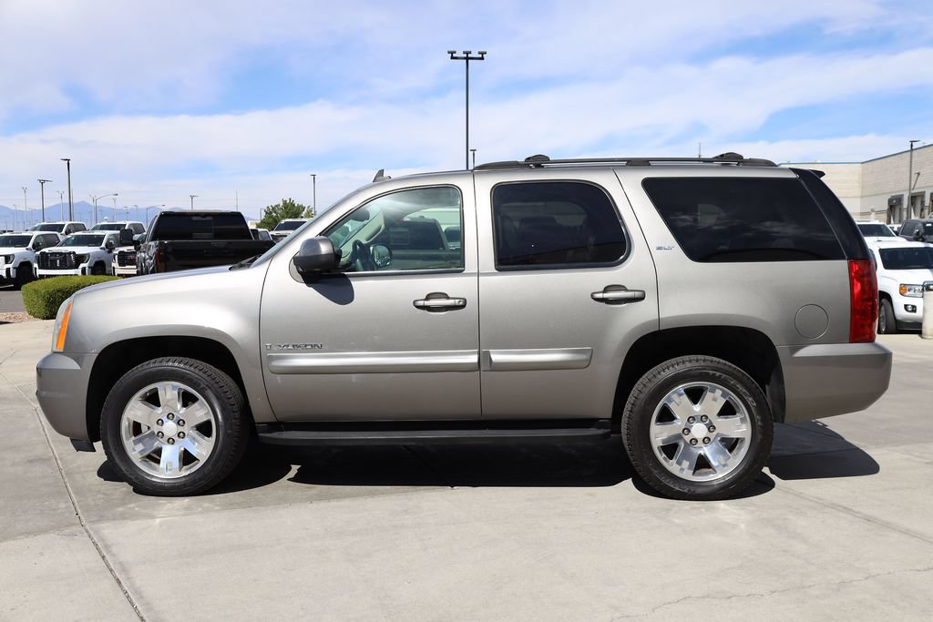 Used 2007 GMC Yukon SLT w/ SLT Preferred Equipment Group AWD/4WD image 3