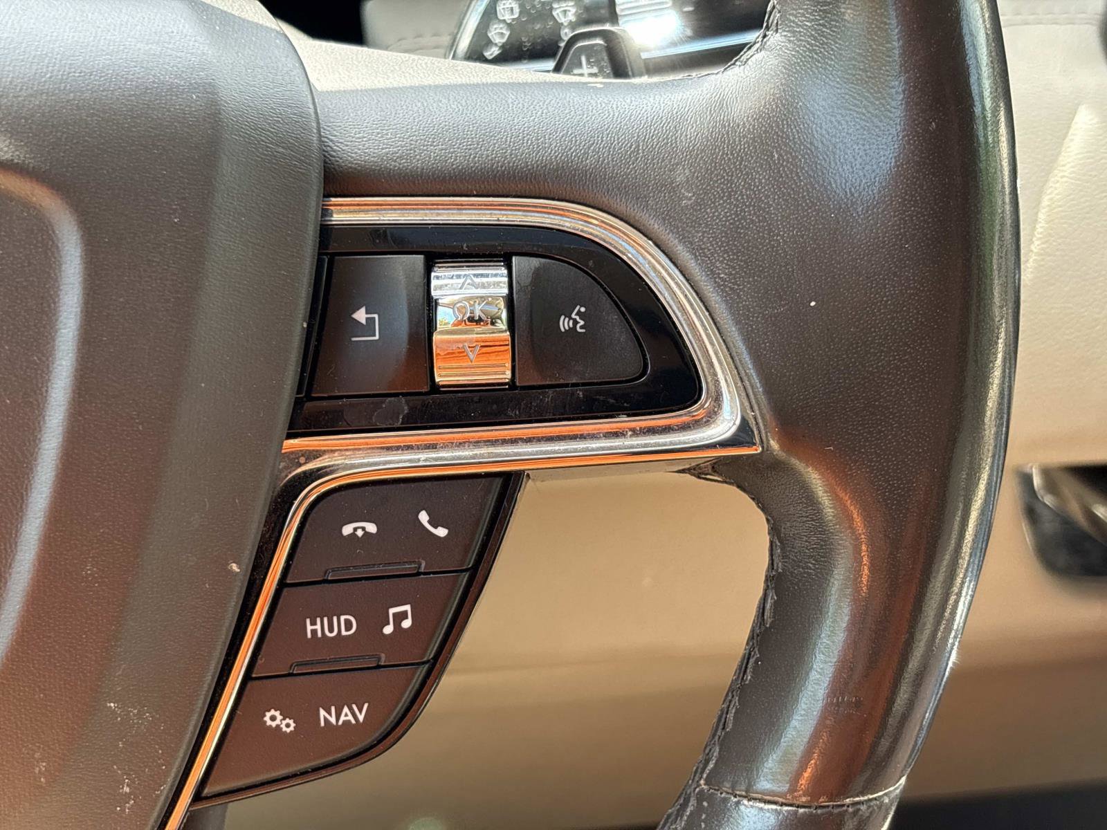 Used 2019 Lincoln Navigator Select w/ Technology Package AWD/4WD image 19