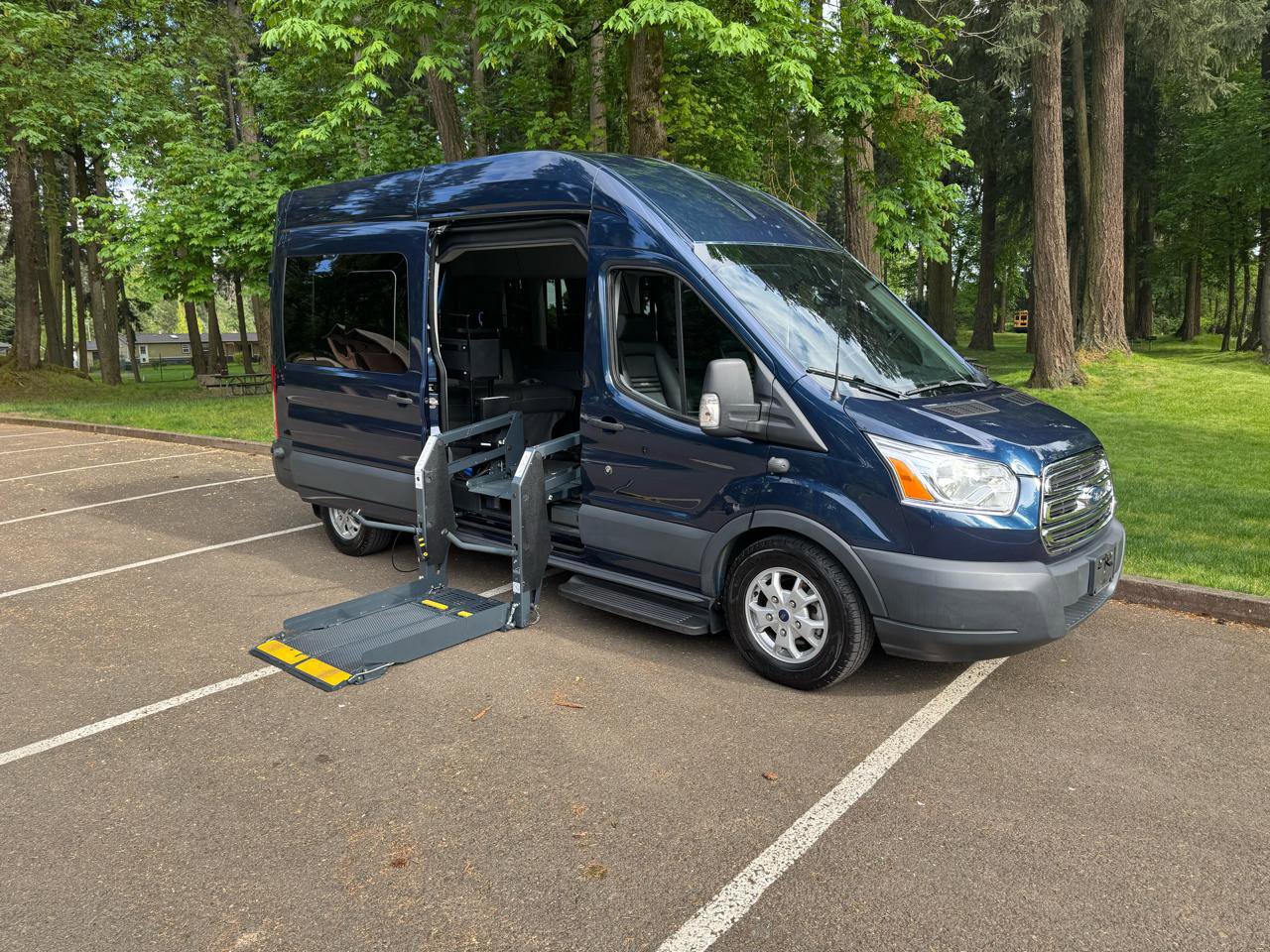 Used 2015 Ford Transit 350 XLT RWD image 2