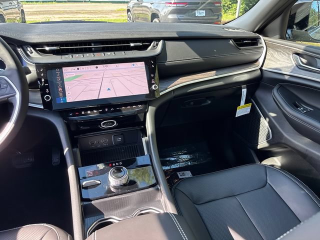 New 2026 Jeep Grand Cherokee Limited AWD/4WD image 12