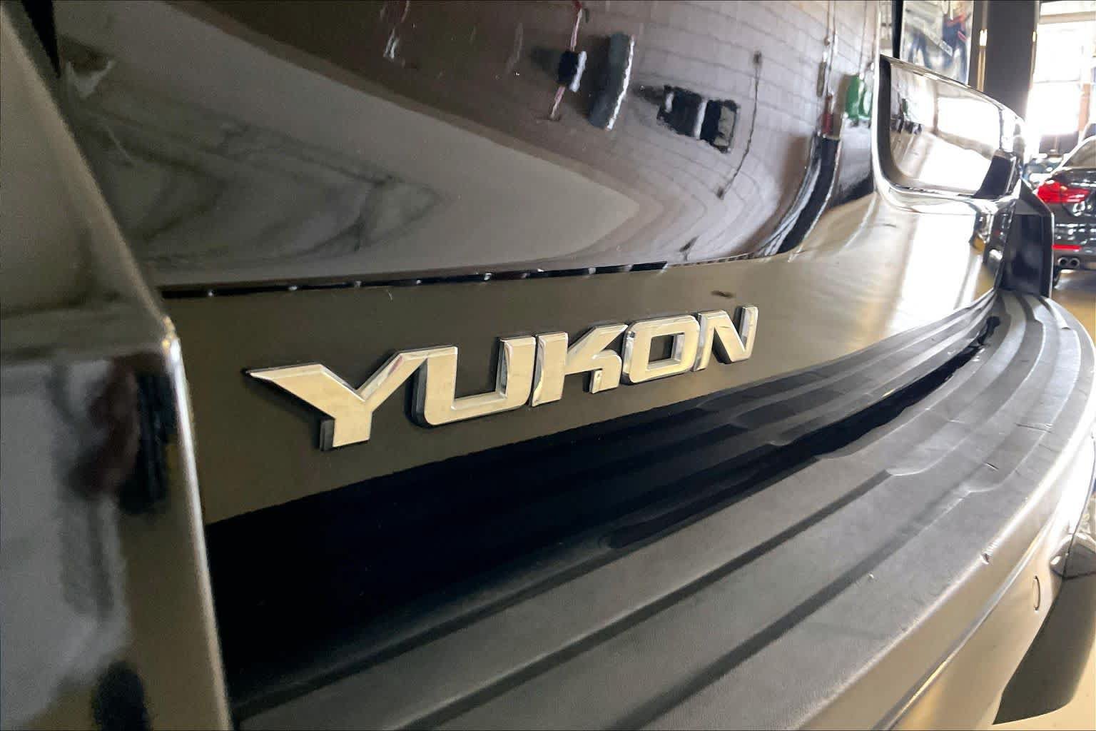 Used 2018 GMC Yukon SLT w/ Premium Edition AWD/4WD image 9