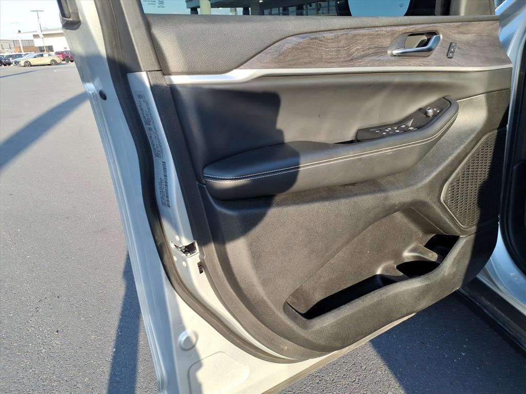 Used 2023 Jeep Grand Cherokee L Limited w/ Black Appearance Package image 20