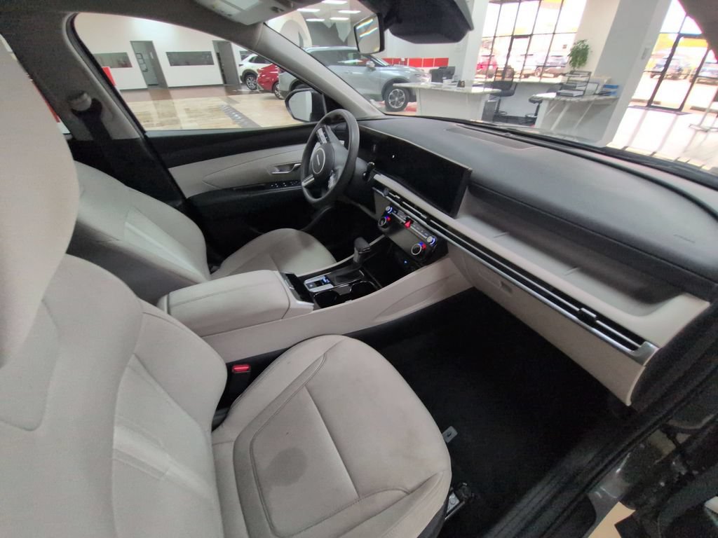 Used 2025 Hyundai Tucson SEL AWD/4WD image 27