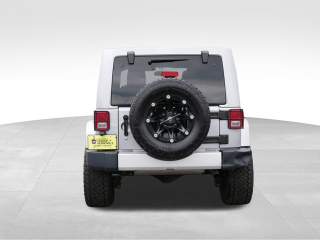 Used 2013 Jeep Wrangler Unlimited Sahara w/ Dual Top Group AWD/4WD image 8