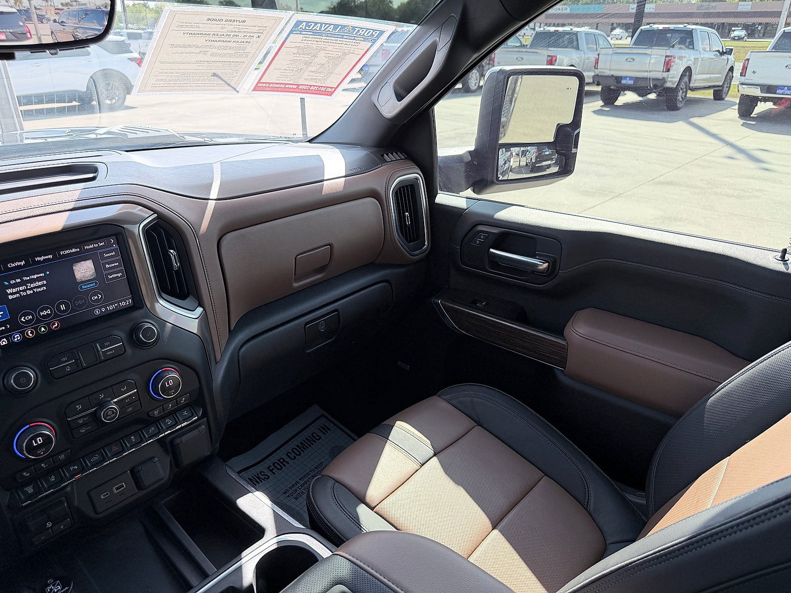 Used 2022 Chevrolet Silverado 2500 High Country w/ Technology Package AWD/4WD image 27
