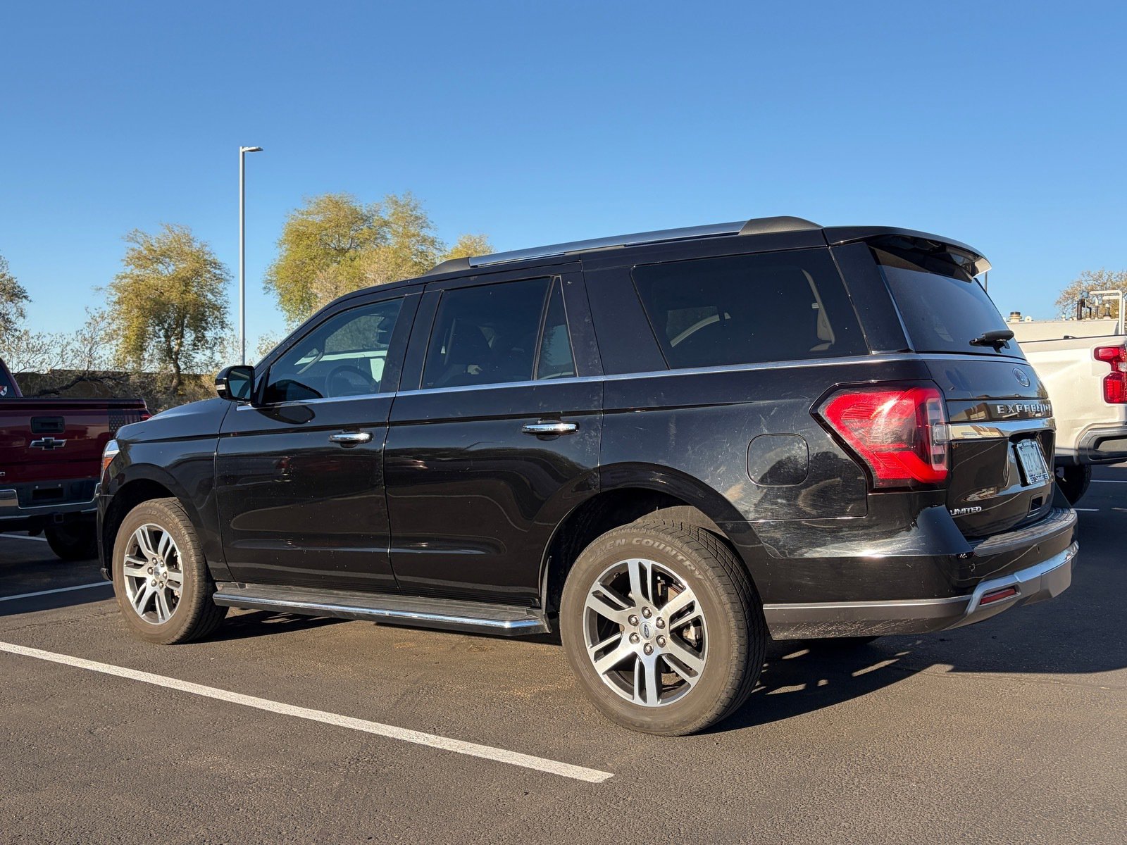 Used 2022 Ford Expedition Limited image 4