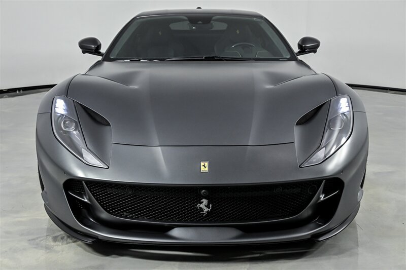 Used 2020 Ferrari 812 Superfast RWD image 4