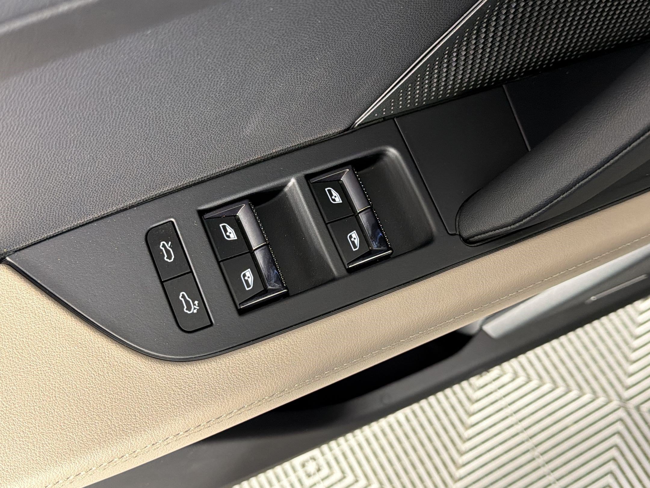 New 2026 Porsche Cayenne Electric AWD/4WD image 14