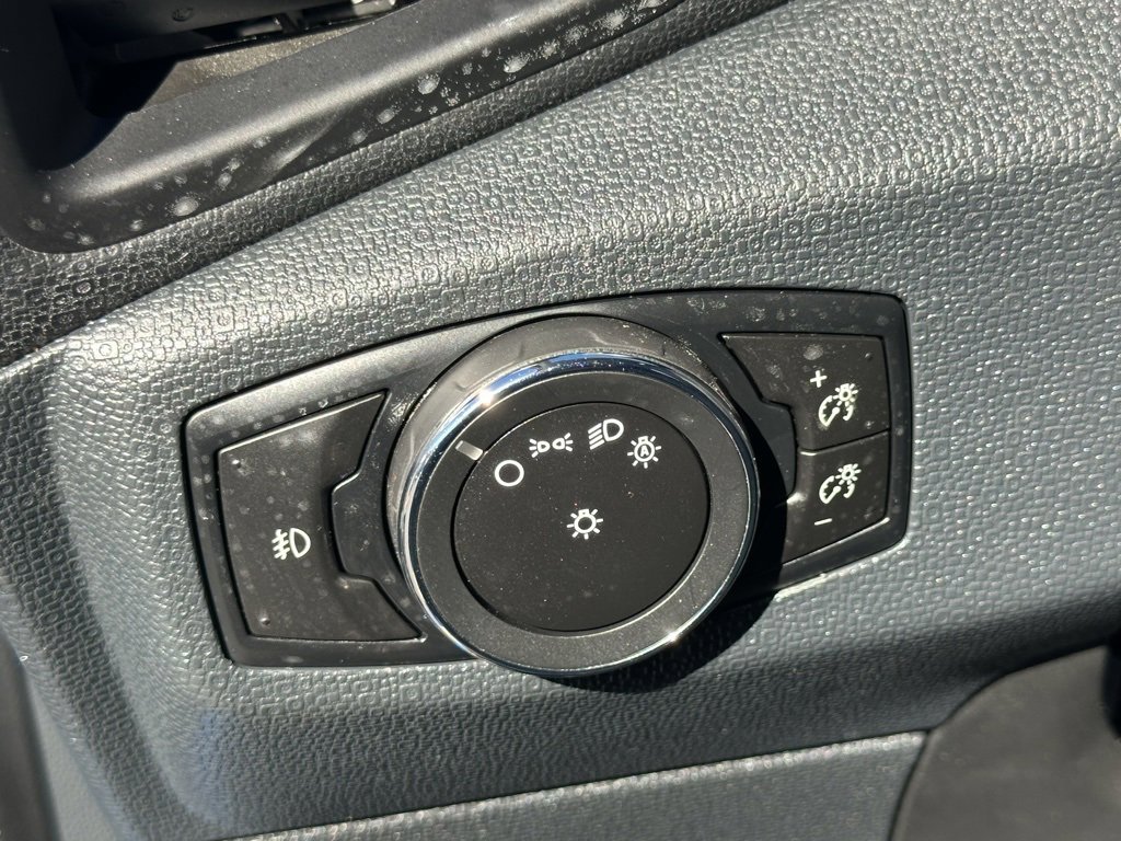 Used 2021 Ford EcoSport SE w/ SE Appearance Package image 26