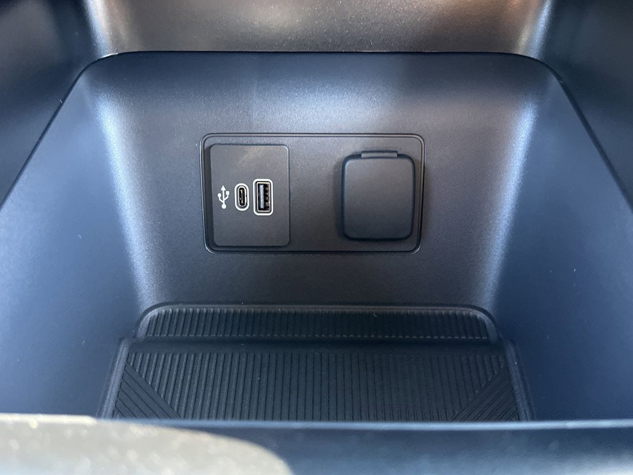 New 2026 Ford Explorer Active w/ Active Comfort Package image 7