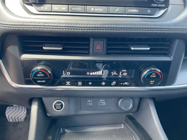 Used 2023 Nissan Rogue SV AWD/4WD image 16