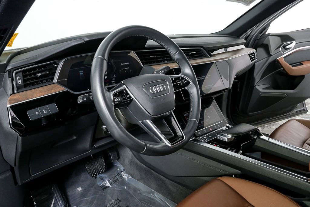 Certified 2022 Audi e-tron Premium image 4