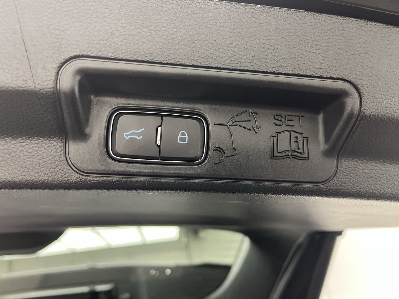 Used 2022 Ford Explorer 4WD image 28