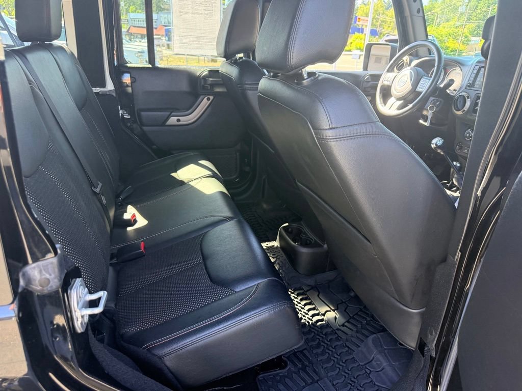 Used 2016 Jeep Wrangler Unlimited Sahara AWD/4WD image 34