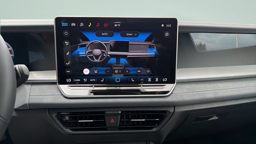 New 2026 Volkswagen Tiguan SE R-Line FWD image 20