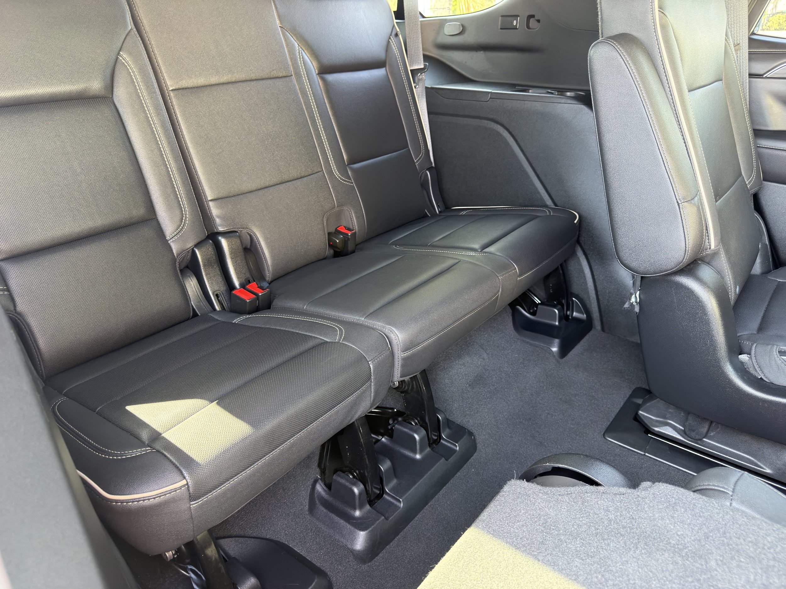 Used 2023 GMC Yukon SLT w/ SLT Luxury Package AWD/4WD image 14