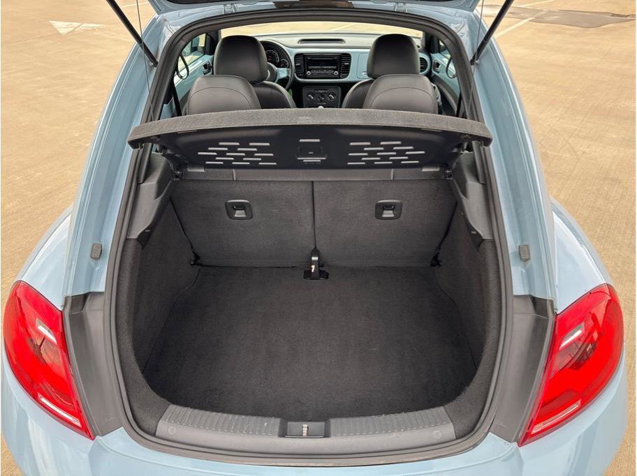 Used 2013 Volkswagen Beetle 2.5 image 12