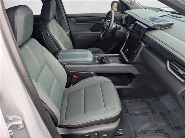 Used 2025 GMC Acadia AT4 w/ LPO, Floor Liner Package image 21