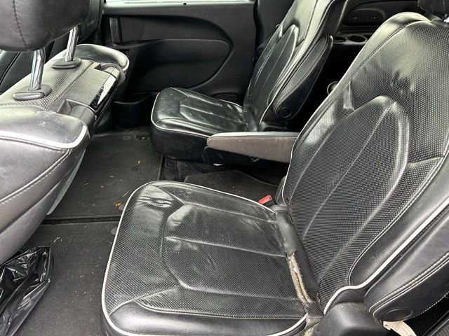 Used 2019 Chrysler Pacifica Limited image 10