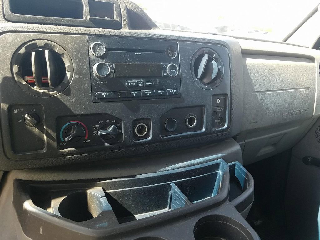 Used 2009 Ford E-350 and Econoline 350 Super Duty RWD image 3