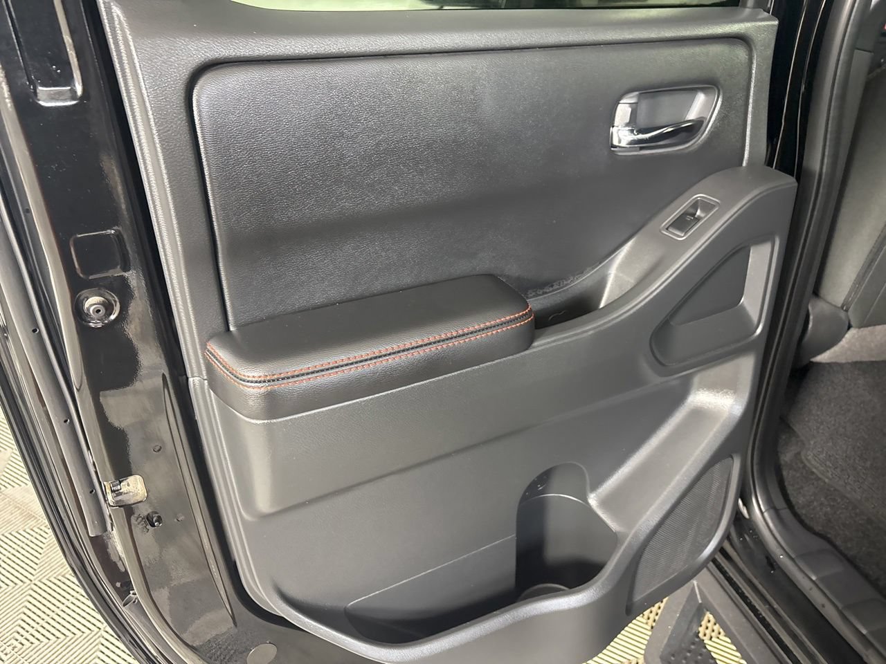 Used 2025 Nissan Frontier PRO-4X AWD/4WD image 22