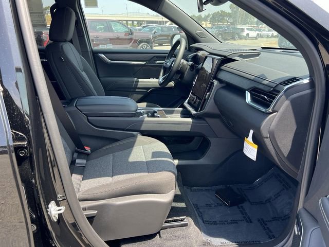 New 2025 GMC Acadia Elevation image 30