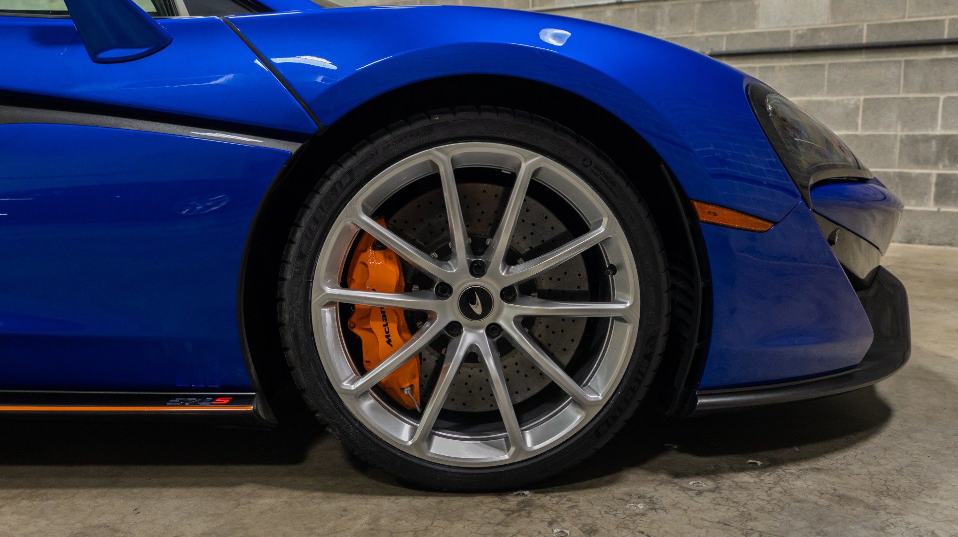 Used 2019 McLaren 570S Coupe RWD image 32