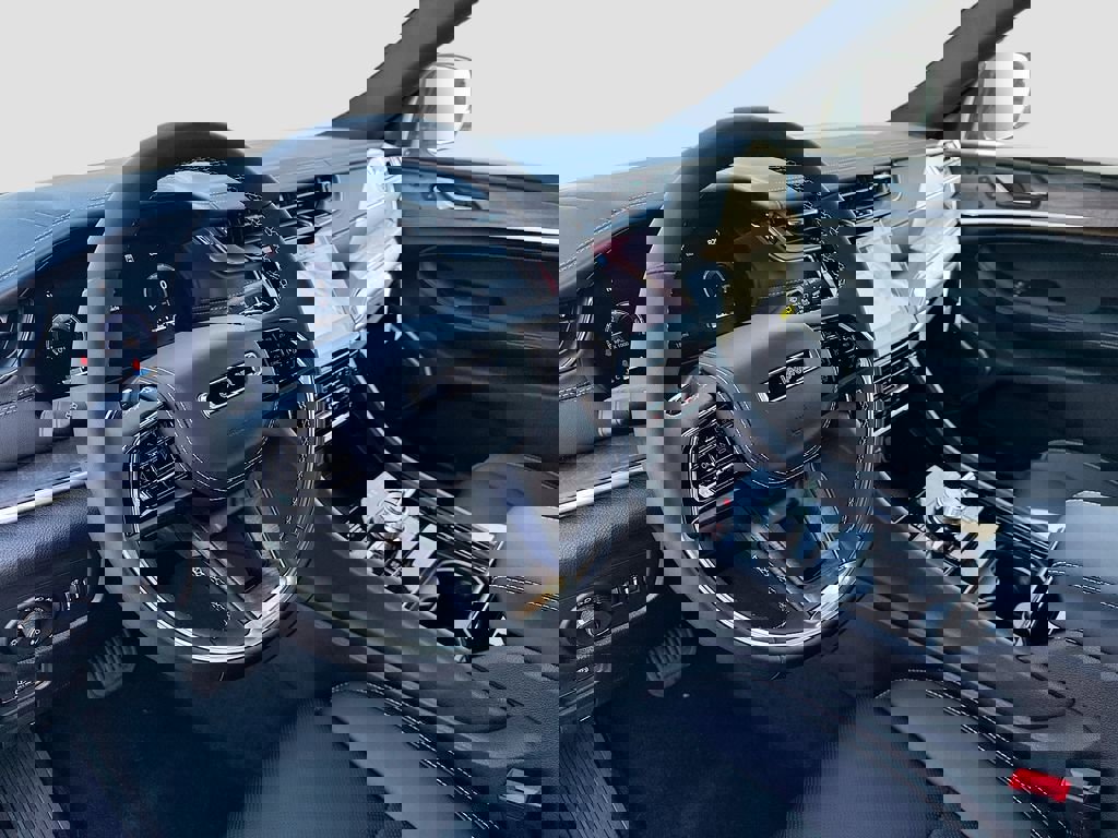 New 2025 Jeep Grand Cherokee Overland w/ Luxury Tech Group IV image 9