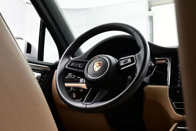 Certified 2023 Porsche Macan AWD/4WD image 21