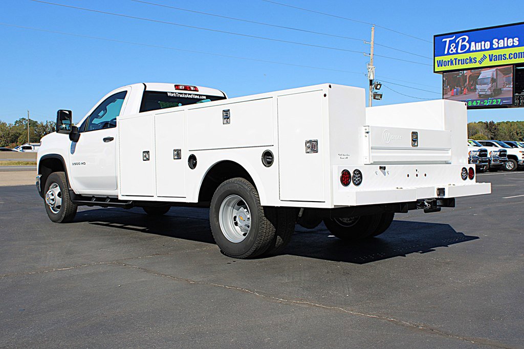 Used 2024 Chevrolet Silverado 3500 W/T w/ Snow Plow Prep Package image 4