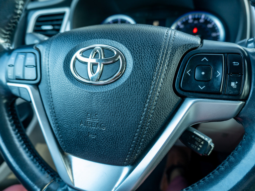 Used 2016 Toyota Highlander XLE AWD/4WD image 31