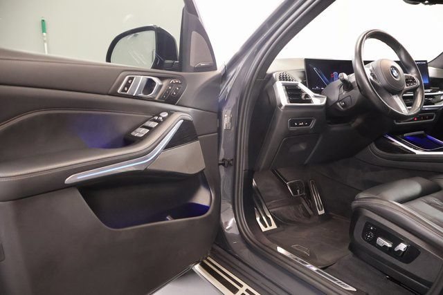 Used 2024 BMW X7 xDrive40i w/ Executive Package AWD/4WD image 9