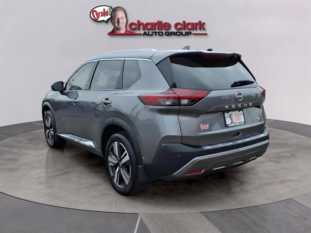 Used 2023 Nissan Rogue SL w/ SL Premium Package image 3