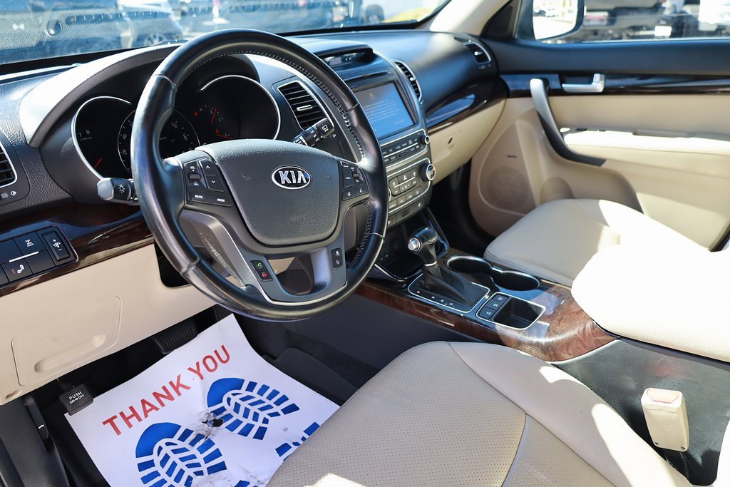 Used 2015 Kia Sorento EX w/ EX V6 Touring Package image 12