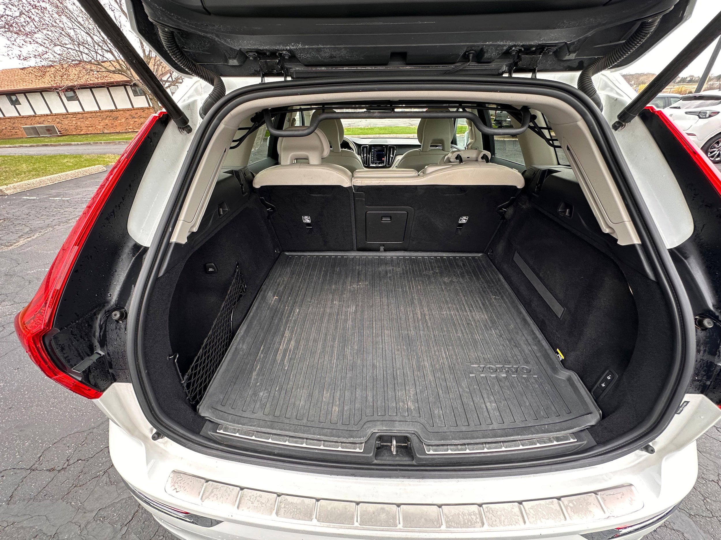 Used 2018 Volvo XC60 T6 Inscription image 10